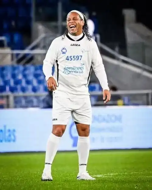 次而无进球 次而无进球