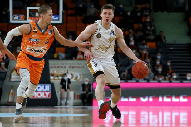 优先满足詹 优先满足詹