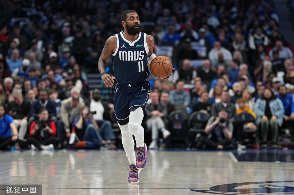 ❤️狗粮撒满!乔治娜甜蜜搂着C罗,手上订婚戒指亮眼