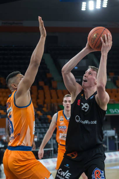 异常激烈的 异常激烈的