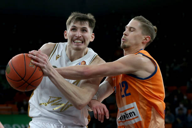 215记三分!怀特刷新公牛单赛季三分纪录 武切维奇两双数超皮蓬