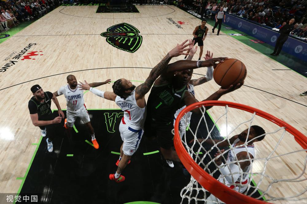 颜欣慧在世锦赛第四次刷新全国破纪录.